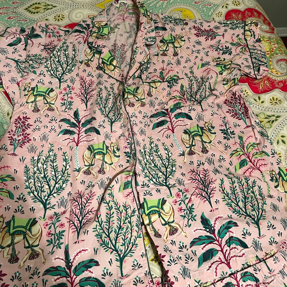 Camel's Courtyard - Short Sleep Set - Rose Pink